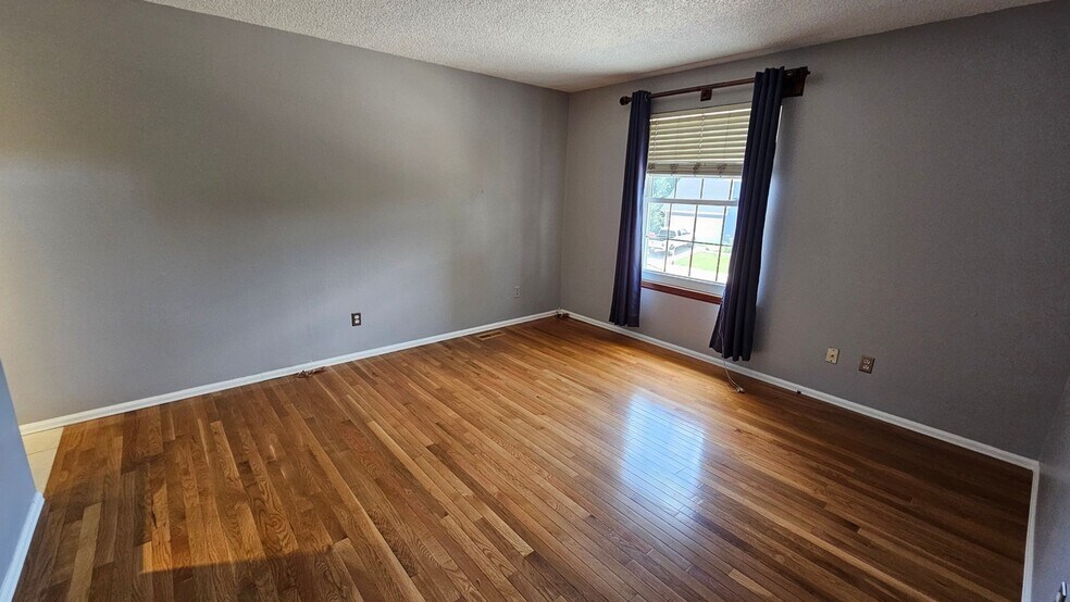 Building Photo - 17703 E Bellewood Dr