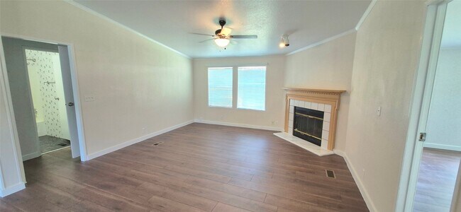 Building Photo - 24430 Oak Hollow Blvd