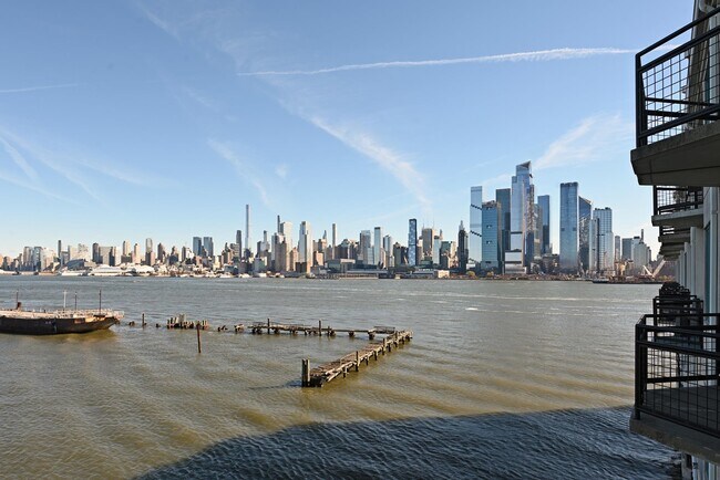 Building Photo - 600 Harbor Blvd