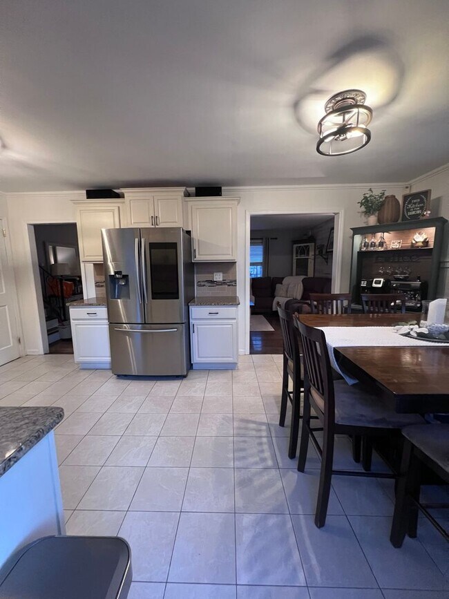 Building Photo - 724 Anna Pl