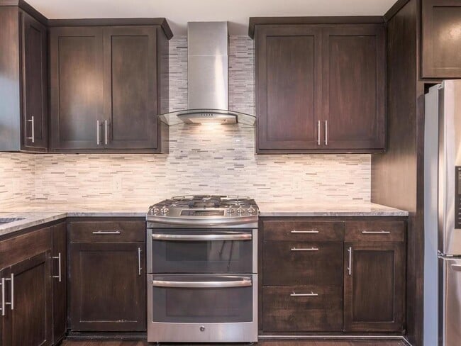Building Photo - 5102 Plumas Ln
