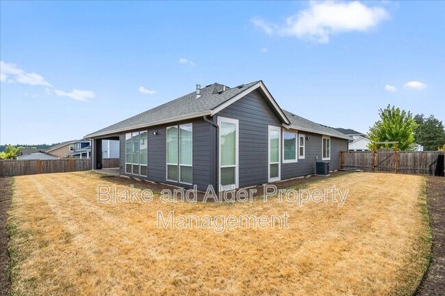 Building Photo - 496 NW Cascade Mountain Dr