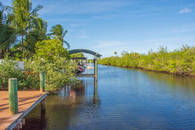 Building Photo - 922 Jackson Way