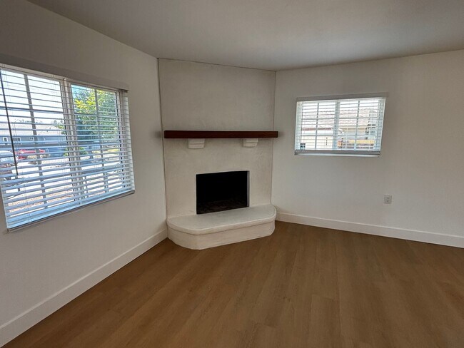 Building Photo - Newly Renovated 3 Bed/1 Bath- Allied Gardens