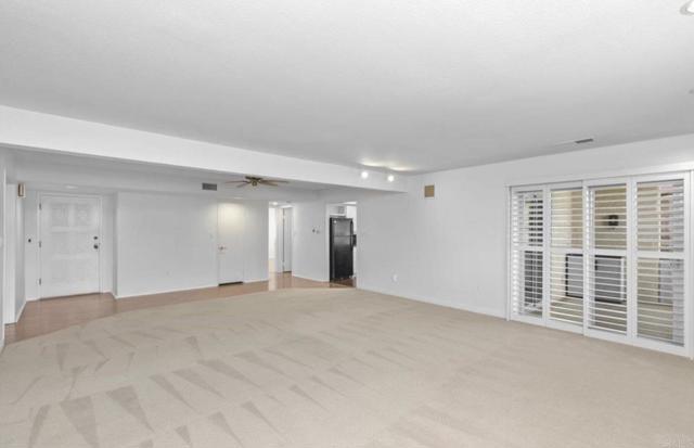 Building Photo - 6880 Hyde Park Dr