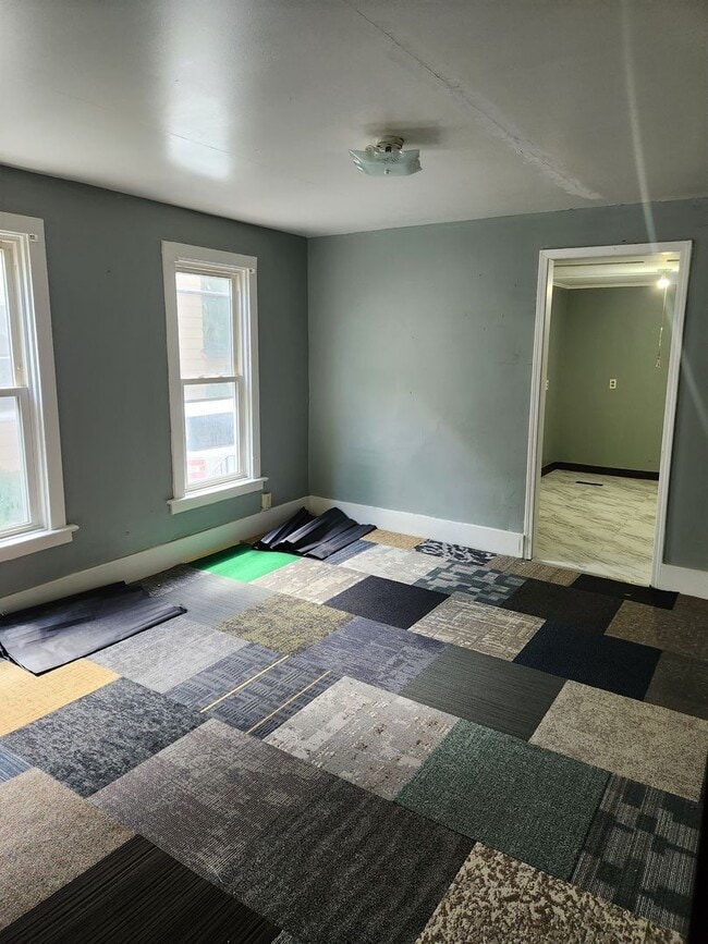 Building Photo - 255 6th St