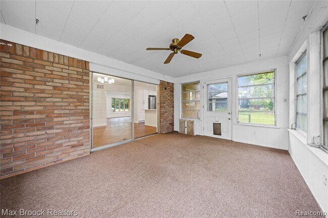 Building Photo - 6695 Lahser Rd