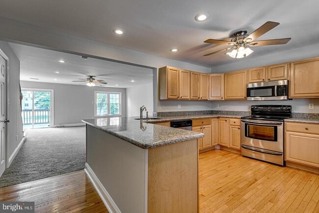 Building Photo - 1663 Hart Ct