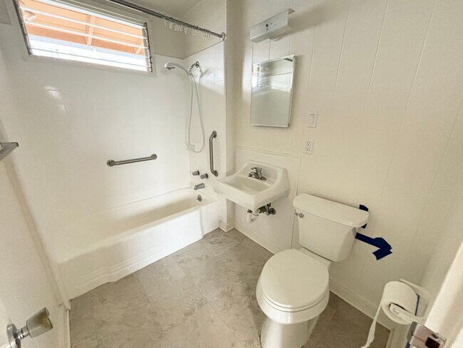 Building Photo - 849 Third St