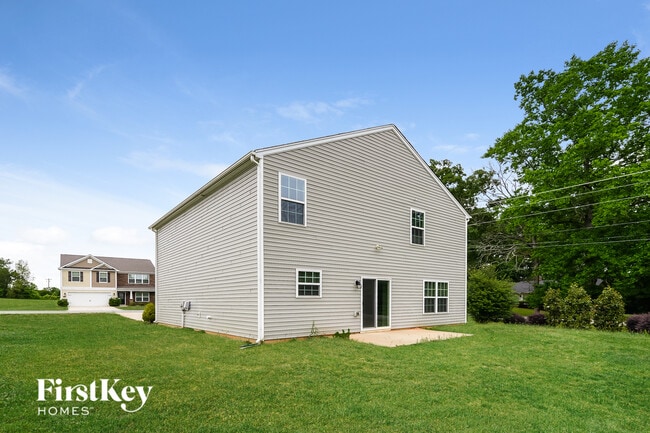 Building Photo - 107 Sawyer Ln