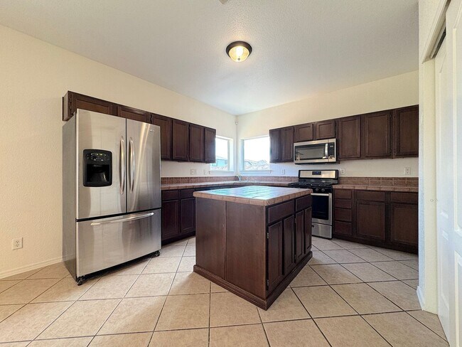 Building Photo - 11028 Acoma St