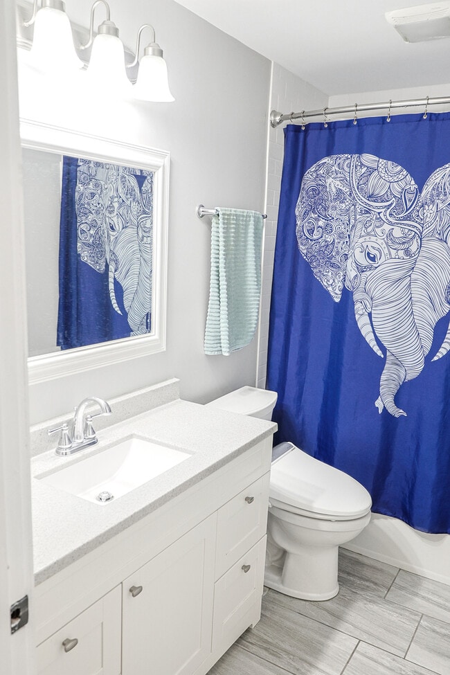 Building Photo - 227 N Butterfield Rd