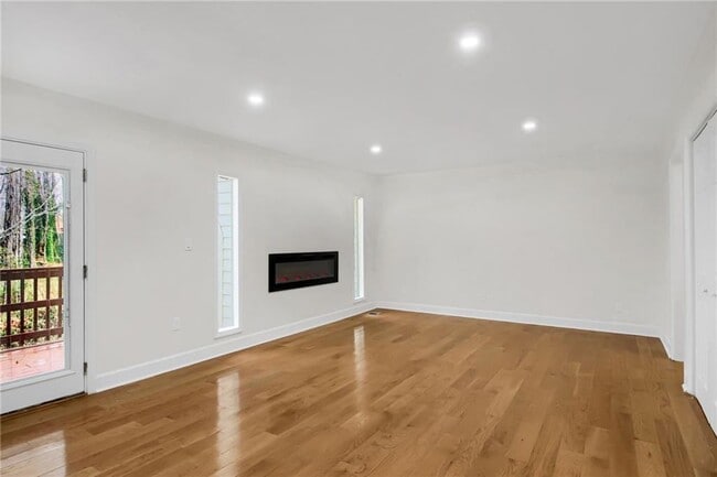 Building Photo - 8 Huntington Pl Dr