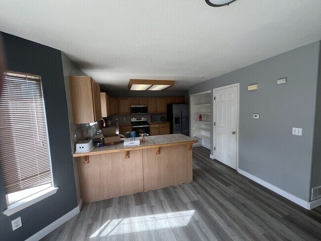 Building Photo - 1324 W 111th Pl