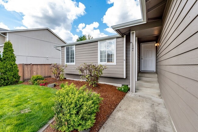 Building Photo - 4-Bedroom, 2-Bathroom Rambler with Beautiful Features and Mountain Views!