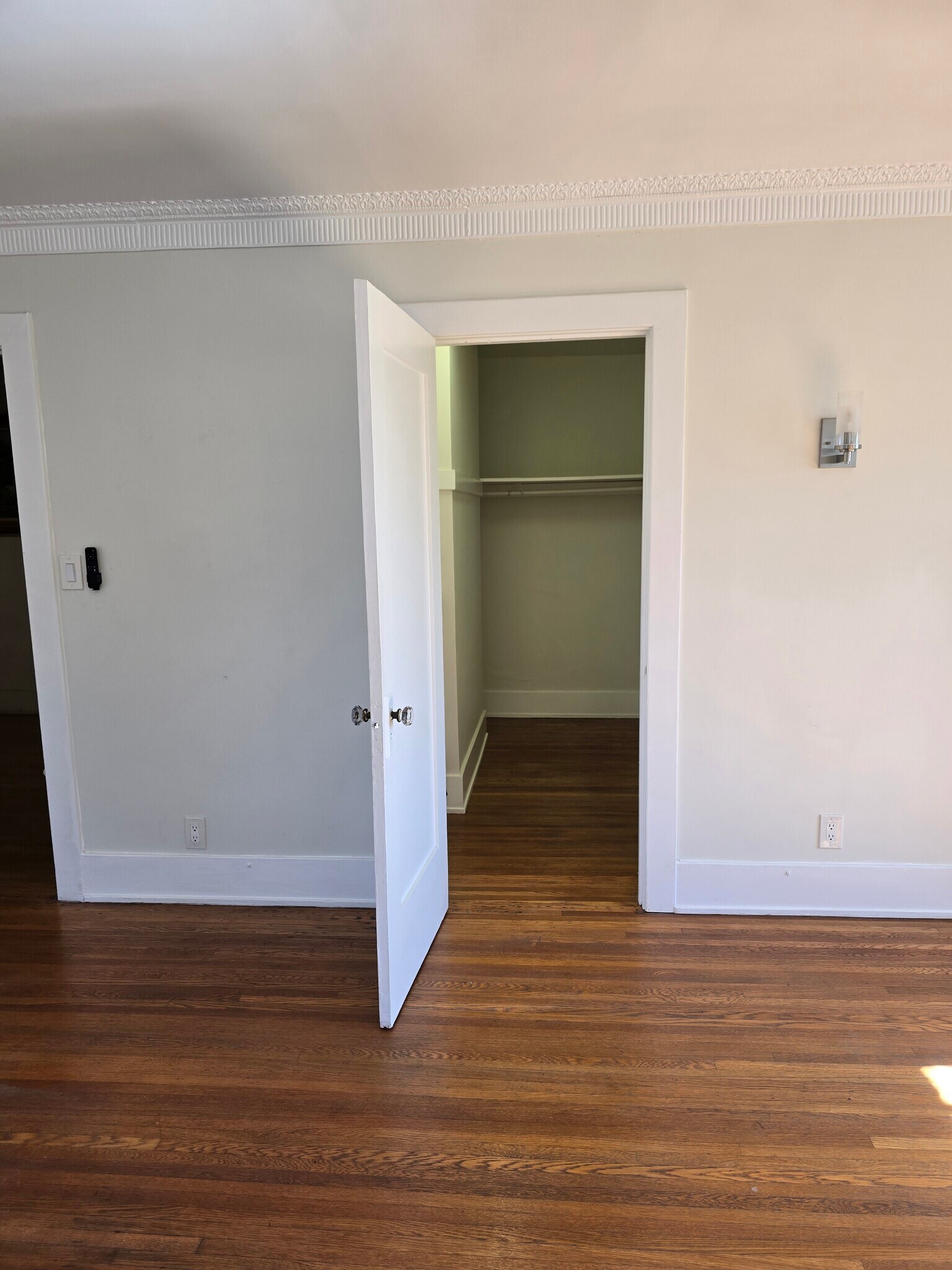 Building Photo - 1224 S Gramercy Pl