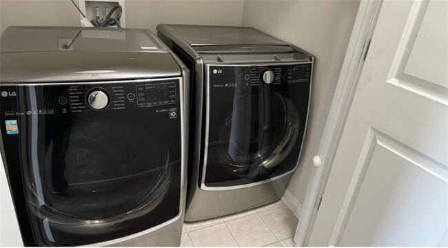 Building Photo - 1719 Charcoal Ives Rd