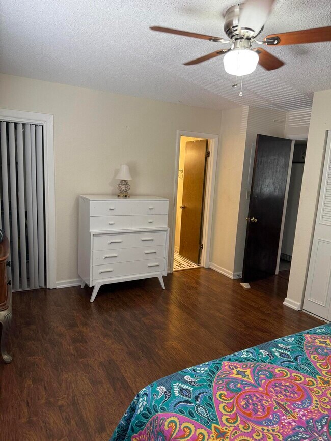 Building Photo - 201 E College Blvd