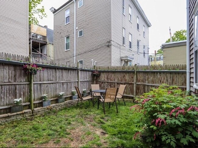 Building Photo - 246 Cypress St