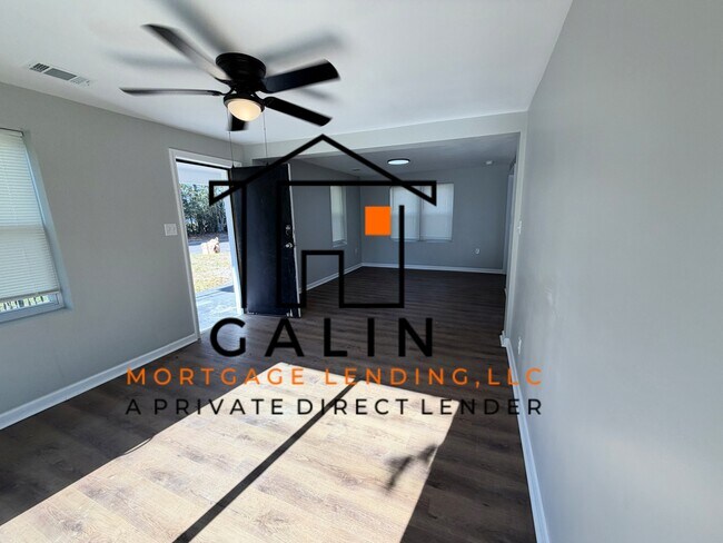 Building Photo - 602 W 61st St