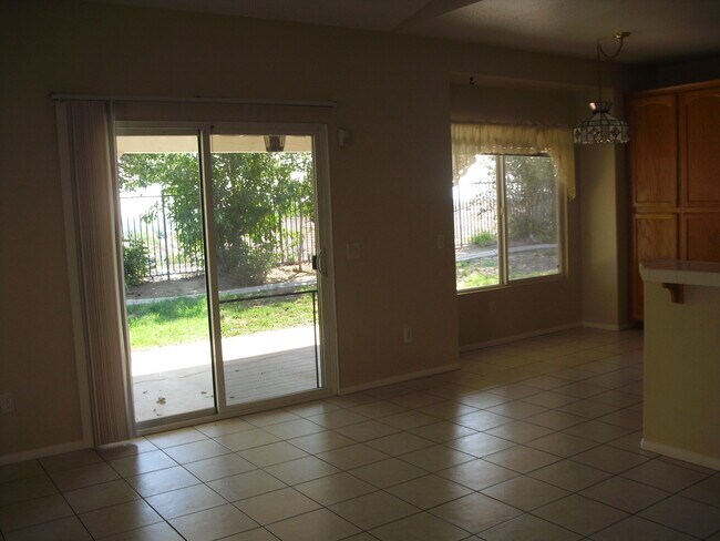 Building Photo - 4209 Grandview Dr