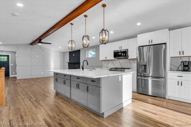 Building Photo - 1654 Giddings Rd