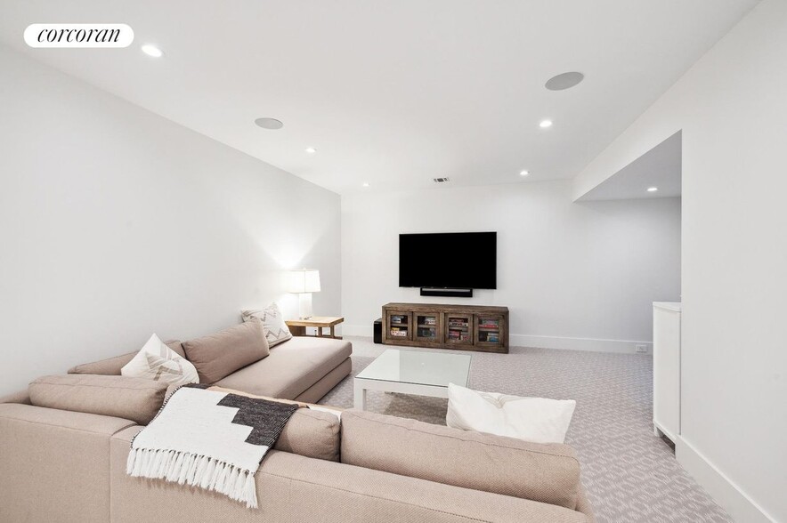 Building Photo - 59 Birchwood Ln