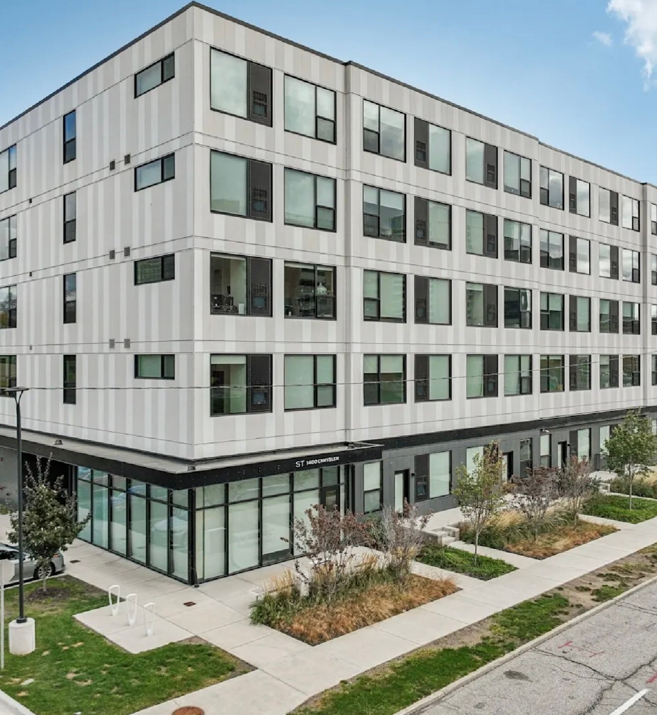 Building Photo - 1400 Chrysler Dr