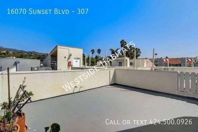 Building Photo - 16070 Sunset Blvd