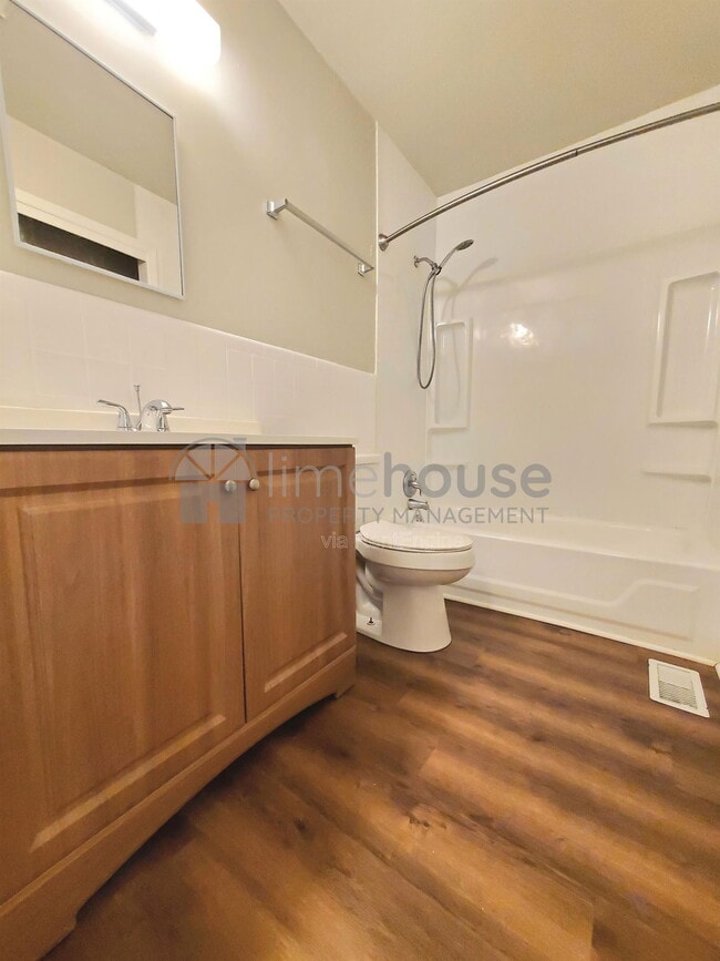 Building Photo - 119 Bob Ln