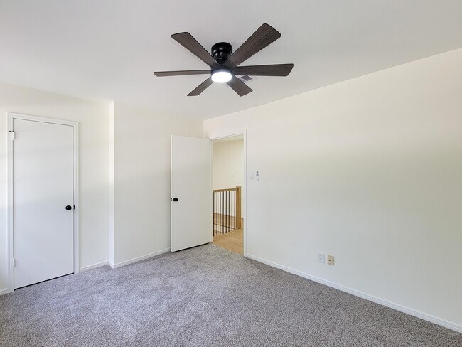 Building Photo - 3930 Cypress Hill Dr