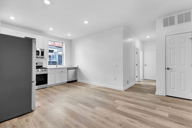 Building Photo - 1712 3rd St NW