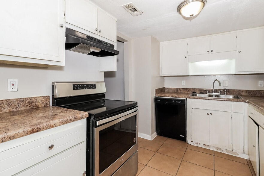 Building Photo - 3419 Cobbs Ferry Dr