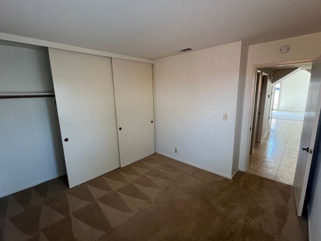 Building Photo - 4 Bedroom Home with 3- Car Garage in Hercules
