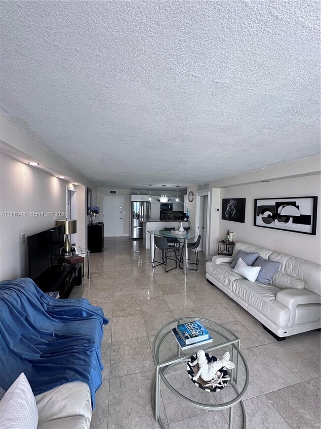 Building Photo - 3140 S Ocean Dr