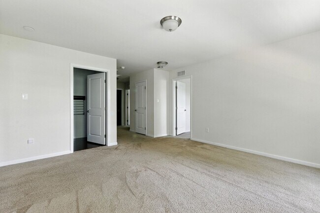 Building Photo - 8120 Fairmont Dr