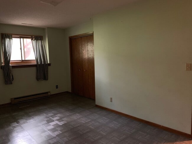 Building Photo - 3303 Eddy Ln