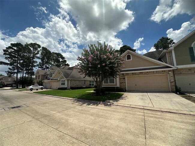 Building Photo - 2027 Marchwood Manor Dr