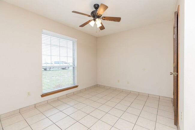 Building Photo - 12422/12424 CR 499