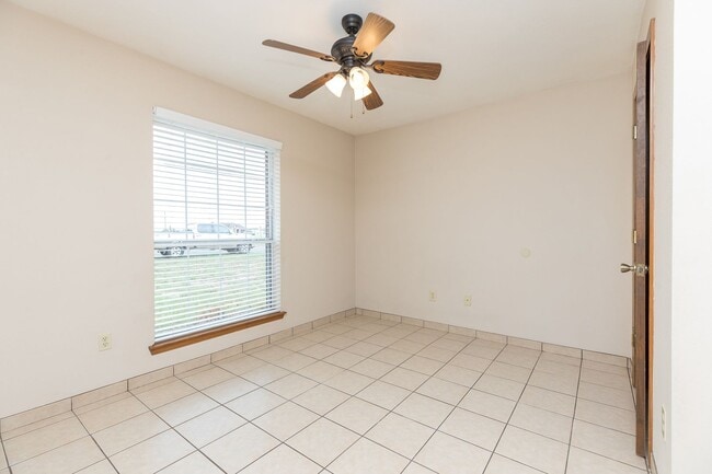 Building Photo - 12466 County Rd 499