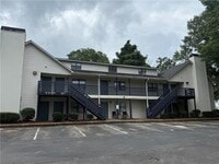 Building Photo - 1001 Park Hill Dr