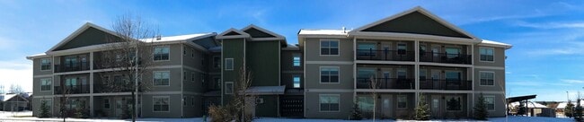 Building Photo - Stunning 2 Bedroom 2 Bathroom Apartment *R...