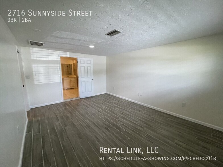 Building Photo - 2716 Sunnyside St