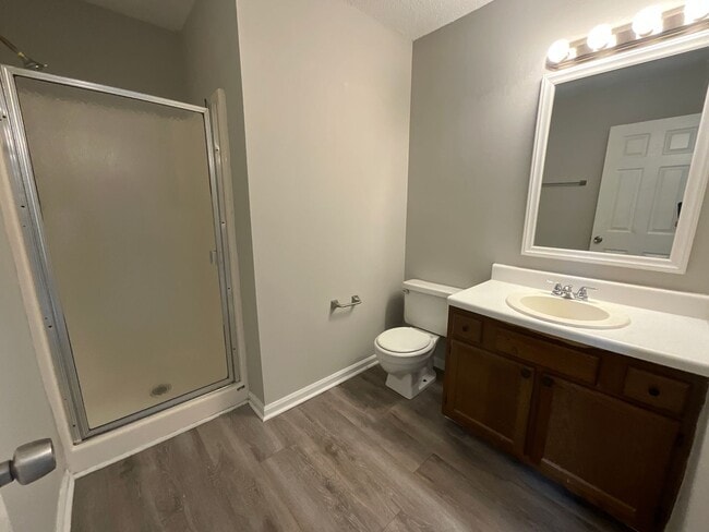 Building Photo - Now Ready in High Point! Fantastic 3 Bedro...