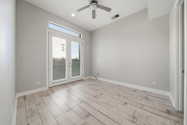 Building Photo - 1814 Thompson St