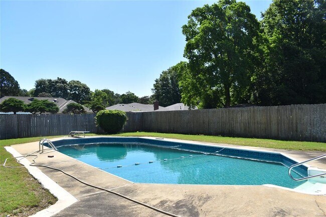 Building Photo - 414 Arrowhead Dr