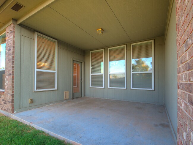 Building Photo - 2532 NW 179th Ct