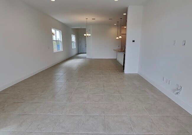 Building Photo - 15709 Vetta Dr