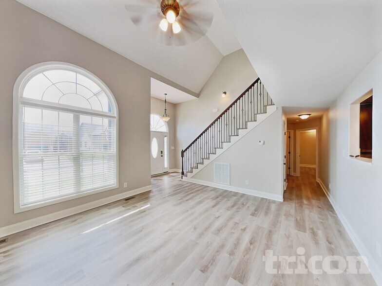 Building Photo - 646 Fox Hound Dr