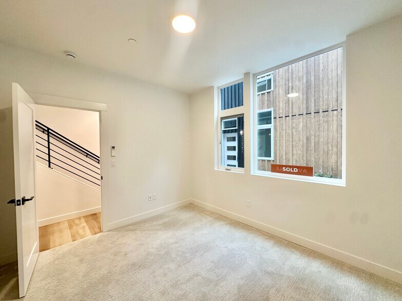 Building Photo - 1725 17th Ave